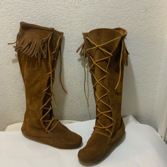Vintage Ladies size 6 Suede Fringe Minnetonka Tall Lace Up Moccasins Knee Boots - Picture 1 of 9